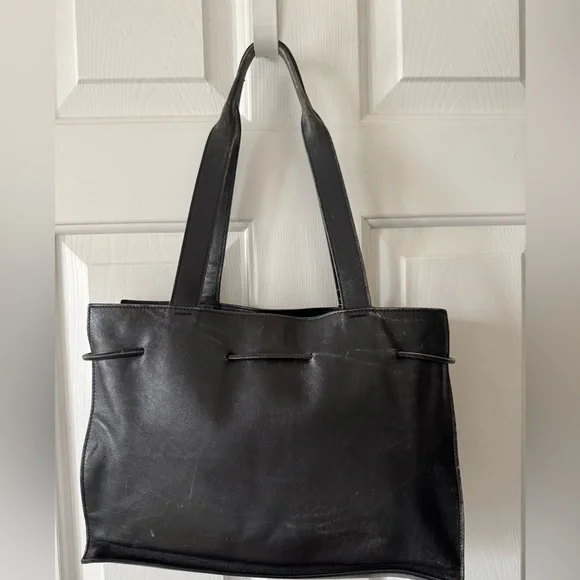 Vintage Gucci Purse, Black, Double Strap, inside zip pocket used - Picture 4 of 10